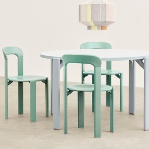 Silla Rey perfecta para espacios interiores de Hay.