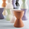 Mesita auxiliar de polipropileno Prince Aha Kartell. Ideal para interior y exterior.