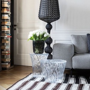 Sparkle mesita auxiliar de Kartell. Diseño moderno de calidad italiana.