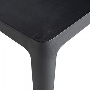 Silla Élémentaire Chair de Hay de diseño moderno perfecta para interiores o exteriores.