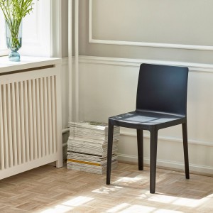 Silla Élémentaire Chair de Hay de diseño moderno perfecta para interiores o exteriores.