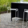 Taburete Hee de acero galvanizado es ideal para cafés y restaurantes.