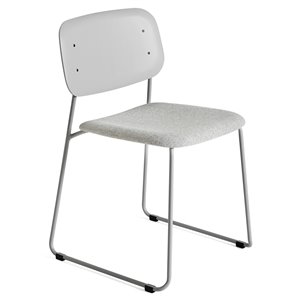 Silla Soft Edge 55 asiento Tapizado de Hay tapizada y polipropileno de gran diseño moderno para espacios interiores.