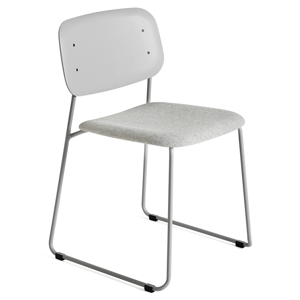 Silla Soft Edge 55 asiento Tapizado de Hay tapizada y polipropileno de gran diseño moderno para espacios interiores.