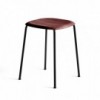 Taburete Soft Edge 70 con asiento de madera y patas de acero de Hay para cafés y restaurantes.