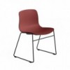 Silla AAC 08 de acero y polipropileno de Hay ideal para espacios modernos.
