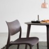 Silla Laclasica tapizada de Stua. Excelente silla para el hogar o espacios contract.