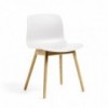 Silla AAC 12 de madera y polipropileno de HAY ideal para espacios exclusivos.