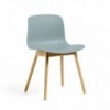 Silla AAC 12 de madera y polipropileno de HAY ideal para espacios exclusivos.
