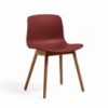 Silla AAC 12 de madera y polipropileno de HAY ideal para espacios exclusivos.