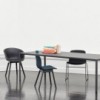 Silla AAC 13 tapizada de Hay, estilo nórdico y asiento tapizado para comedor.