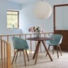 Silla AAC 22 de Hay nórdica de madera y polipropileno ideal para espacios modernos.