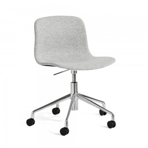 Silla AAC 51 de aluminio y polipropileno tapizada de Hay ideal para las oficinas