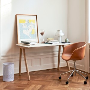 Silla AAC 53 tapizada de aluminio y polipropileno tapizada de Hay ideal para las oficinas
