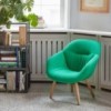 Butaca AAL 82 tapizado Soft de Hay para interiores, estilo nórdico y asiento tapizado.