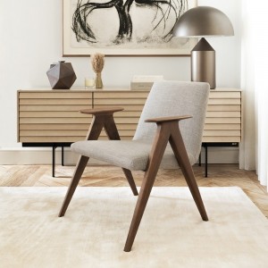 Butaca Libera de Stua. Butaca moderna de madera para salón o dormitorio.