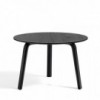 Mesa auxiliar Bella Coffee de Hay en madera para salones modernos.