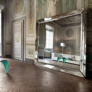 Espejo pie neutra Caadre de Fiam. Espejos modernos diseño Philippe Starck.