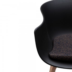 Silla Bai madera polipropileno de Ondarreta. Sillas de diseño. Silla de madera.
