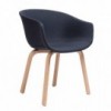 Silla Bai madera tapizada de Ondarreta. Sillas de diseño. Silla de líneas envolventes.