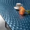 Mesa con cantos redondeados Coral Beach de Fiam. Mesas de vidrio para comedor y salón.