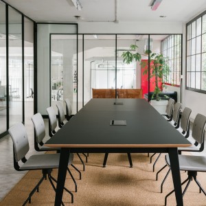 Silla elegante Don de Ondarreta. Sillas de diseño. Sillas de comedor.