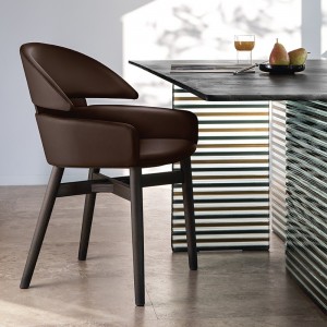 Silla Lloyd de Fiam. Sillas de diseño moderno para comedor. Sillas tapizadas.