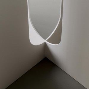Mesa auxiliar Androgyne Acero de de Audo Copenhagen. Mesas modernas.