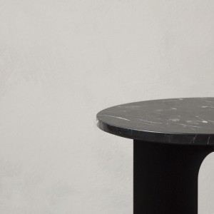 Mesa auxiliar Androgyne Acero de de Audo Copenhagen. Mesas modernas.