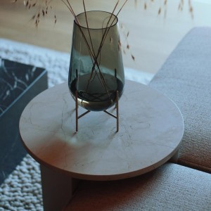 Mesa auxiliar Androgyne Acero de de Audo Copenhagen. Mesas modernas.