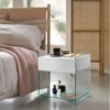 Mesita noche Dino de Fiam. Mesas de noche con cajón de vidrio y madera.