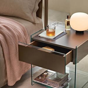 Mesita noche Dino de Fiam. Mesas de noche con cajón de vidrio y madera.