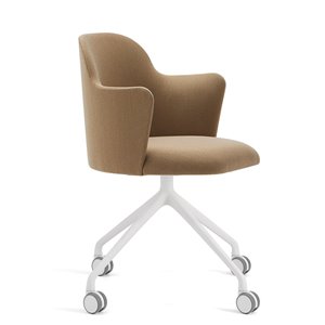 Sillón Aleta base giratoria con ruedas Viccarbe para espacios públicos.