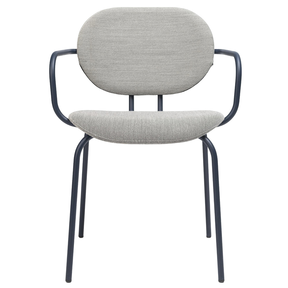 Sillón Hari tapizado de Ondarreta. Sillas de diseño. Silla con brazos de interior.