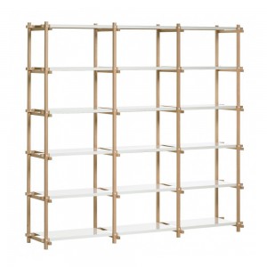 Estantería Woody High con estructura de madera y acero de HAY.