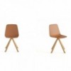 Silla Maarten base giratoria madera Viccarbe, ideal para interiores.  