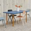 Mesa Two-colour de diseño moderna y elegante de Hay para instalaciones.
