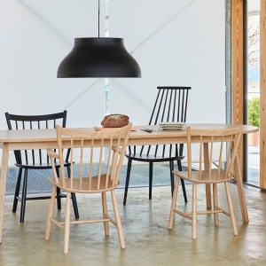 Mesa de madera Triangle de Hay elegante y moderna estilo nordico original.