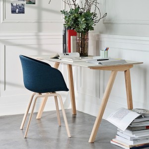 Escritorio Copenhague CPH90 de Hay moderno ideal para oficina.