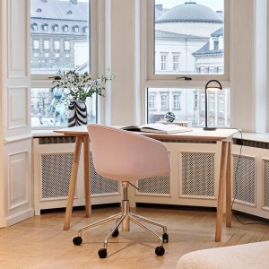 Escritorio Copenhague CPH90 de Hay moderno ideal para oficina.