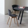 Mesa de madera moderna Copenhague CPH25 Round de HAY.