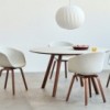 Mesa de madera moderna Copenhague CPH25 Round de HAY.