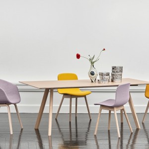 Mesa Copenhague CPH30 de HAY. Mesa de diseño para comedor y oficina.