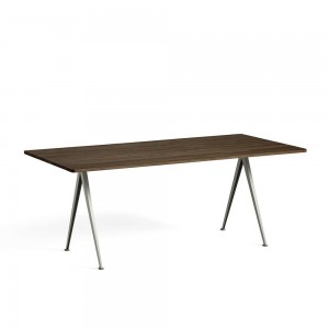 Mesa de comedor Pyramid 02 de Hay. Mesas originales de diseño Nórdico.