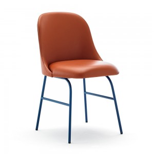 Silla con base metálica de diseño Aleta para espacios públicos de Viccarbe.