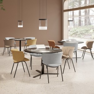 Silla Funda con base metálica de Viccarbe. Diseño ideal para espacios interiores. 