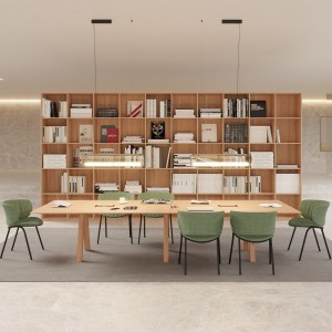 Silla Funda con base metálica de Viccarbe. Diseño ideal para espacios interiores. 
