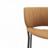 Silla Funda con base metálica de Viccarbe. Diseño ideal para espacios interiores. 