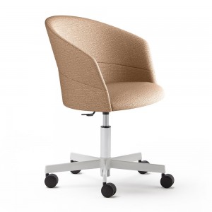 Sillón Copa ruedas Viccarbe base giratoria Viccarbe. Ideal para oficina.