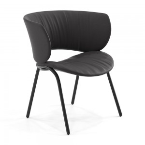 Butaca Funda con base metálica. Diseño ideal para espacios interiores.